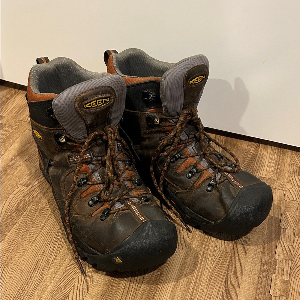 KEEN Men's Dark Brown Leather Boots